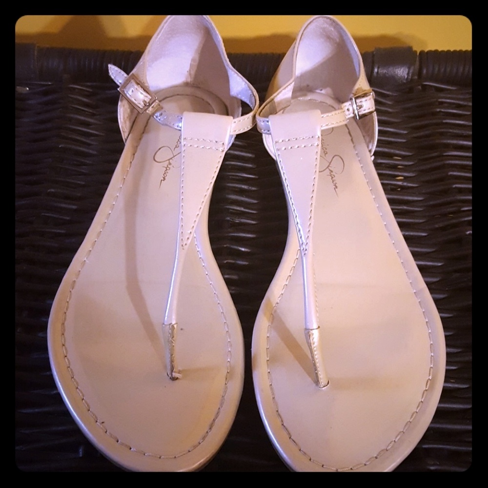 Jessica Simpson thong sandals size 8